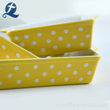 Bakeware ceramico smaltato macchiato di colore giallo